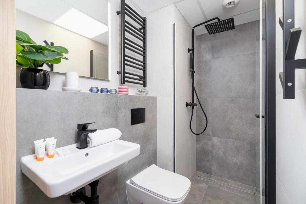 Modern śródmiescie By Renters Apartament