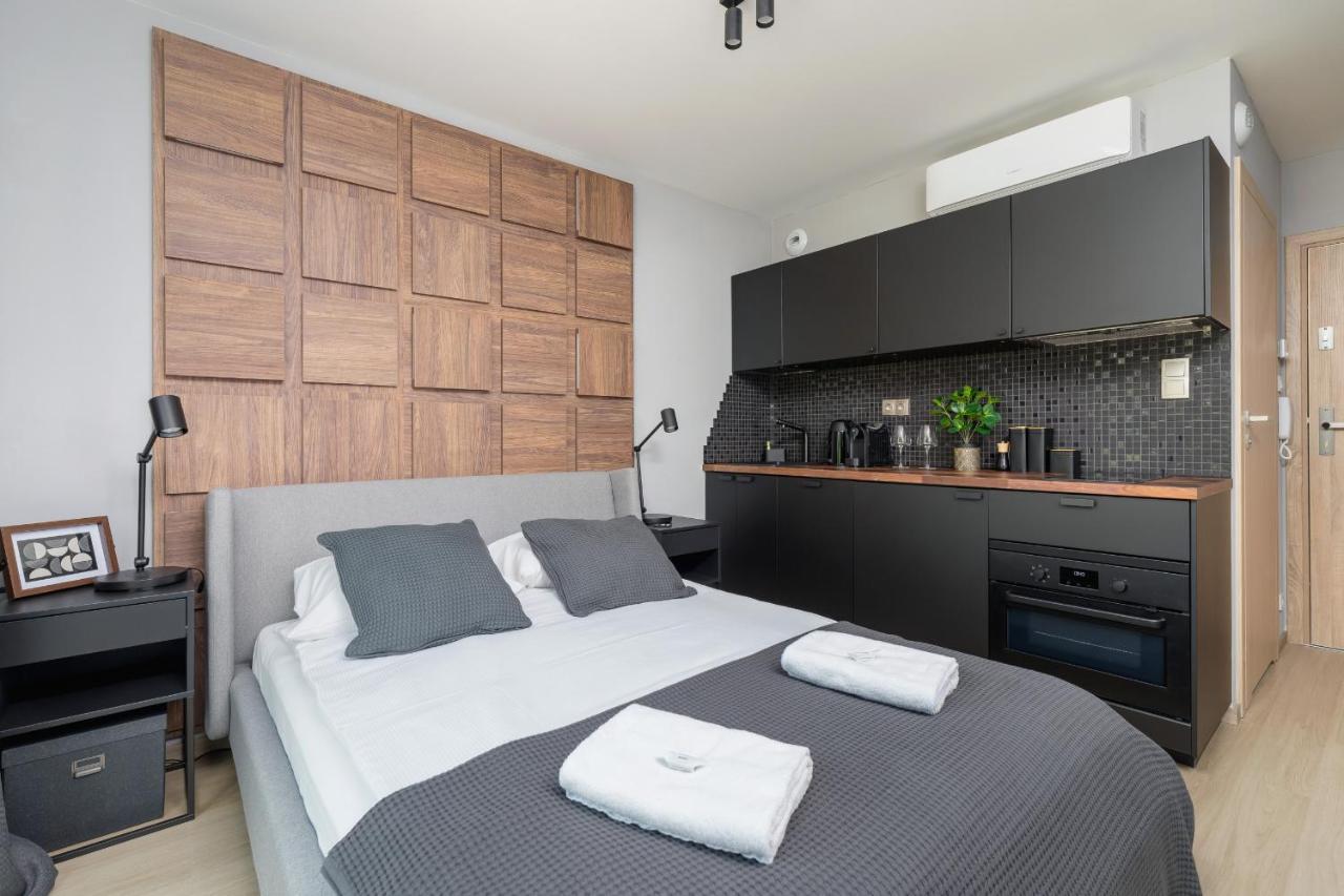 Modern Srodmiescie By Renters *
